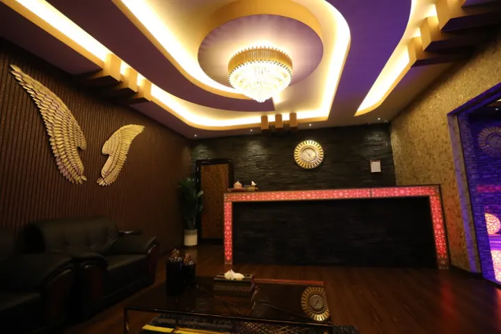 Calm, clean reception area giving guests a warm welcome at Chandrima Spa Ajman
